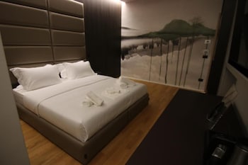 Adelar Hotel Tirana