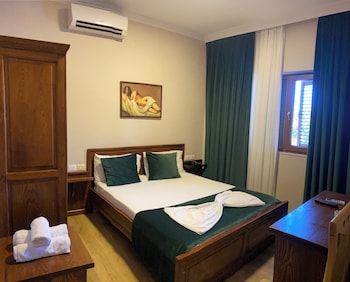 Akropoli Hotel Durres