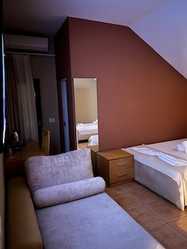 Akropoli Hotel Durres
