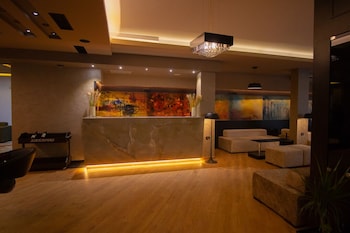 Albanopolis Hotel