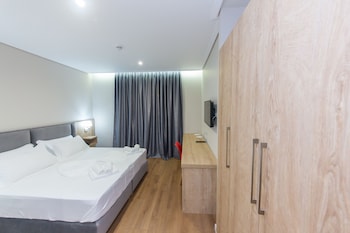 Class Hotel