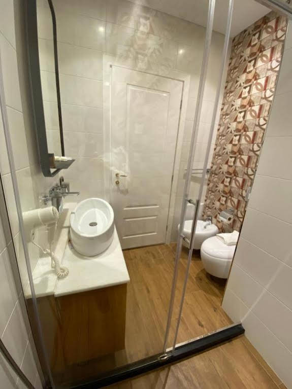 Crown Boutique Hotel
