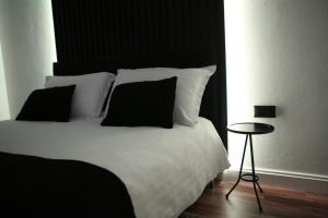Dark Boutique Hotel