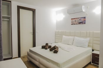 Foris Rooms