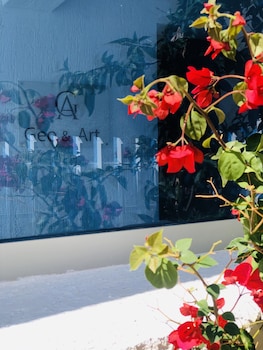 Geo And Art Boutique Hotel