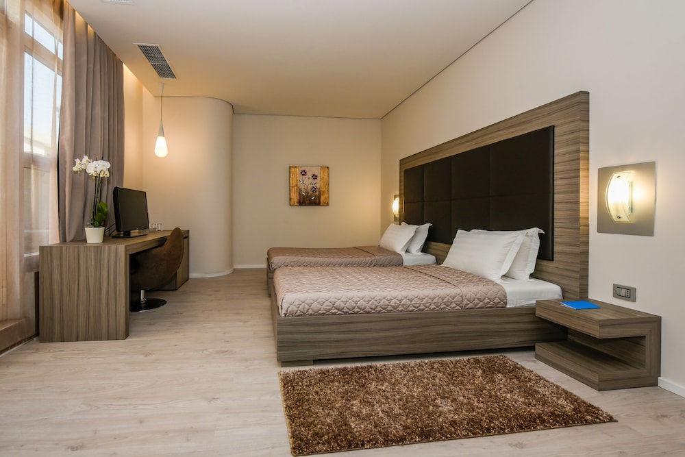 Sky Hotel