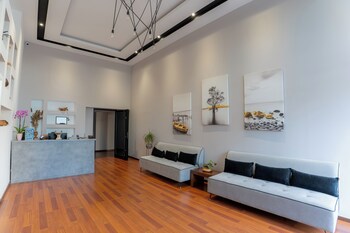 Summer Suite Hotel