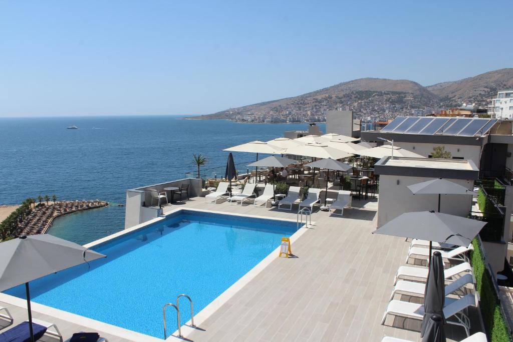 The Queen'S Lion Premium Hotel