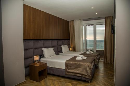 Twin Towers Hotel